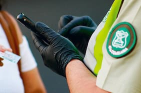 Detienen a mujer de 19 años contagiada con Covid-19 por romper cuarentena en Estación Central