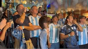 La postal más llamativa del Mundial: los hinchas brasileños que rechazan al Scratch y alientan a Argentina de Lionel Messi