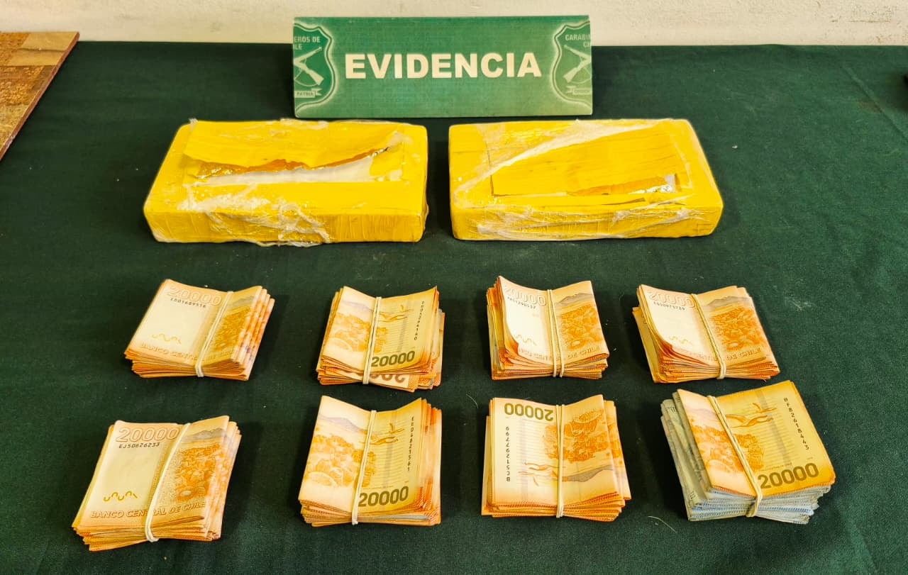 Siete detenidos por tráfico de drogas en Peñaflor: Carabineros incautó dos kilos de cocaína y más de $8 millones en efectivo
