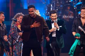 Con regalo incluido: la aparición de Claudio Bravo en el show de Carlos Vives en el Festival de Viña