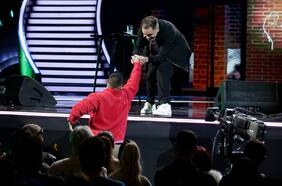 Manuel Turizo se convirtió en el inesperado aliado de Lucho Miranda: participó del show y le entregó la Gaviota