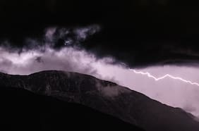 Pronostican tormentas eléctricas desde este domingo en ocho regiones: se registrarían granizadas y fuertes vientos