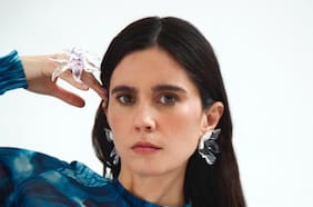 Francisca Valenzuela, Princesa Alba y Santiago Motorizado son los invitados al show de Javiera Mena en el Caupolicán