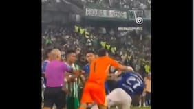 El golazo del ‘Tucu’ Contreras enloquece a David Ospina: la airada reacción del colombiano contra el exariete de la U