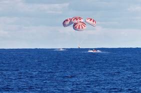 Así fue el amarizaje de la nave espacial Crew Dragon de la Nasa