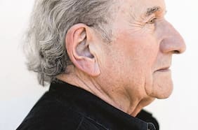 Cómo Luis Alarcón sorteó la lista negra de la dictadura