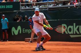 Chile se mete entre los 16 mejores de la Copa Davis: Garin supera a Bublik para asegurar la serie ante Kazajistán