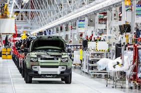 Land Rover tira el freno de mano en la producción del Discovery y del Defender