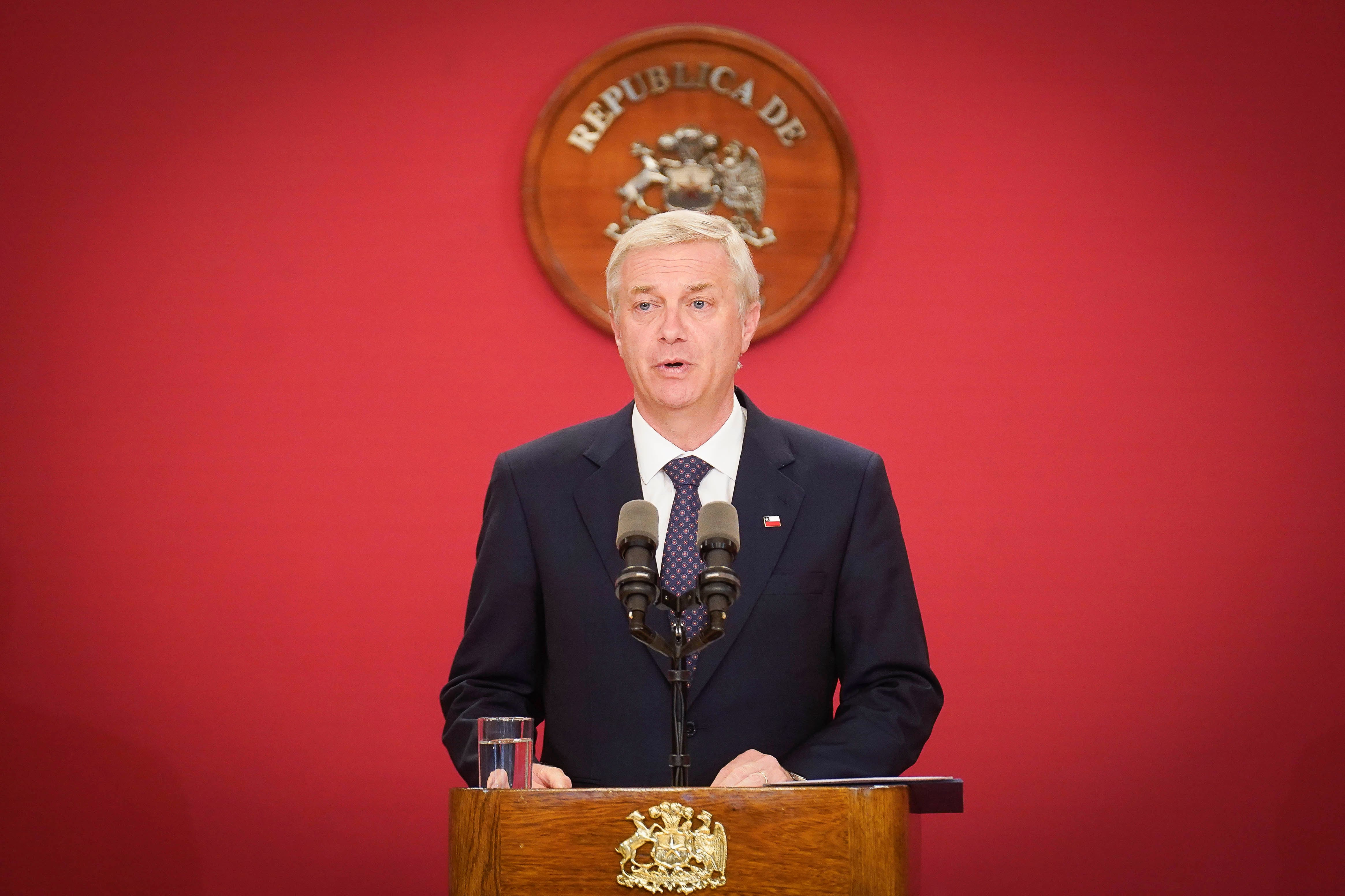 KAST SUMA, PERO LA DESAPROBACIÓN SE MANTIENE: ¿EFECTO RECONSTRUCCIÓN?