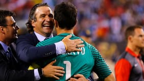 No pudo repetir el éxito: el irregular camino de Juan Antonio Pizzi a 10 años de la Copa América Centenario con la Roja