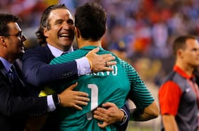 No pudo repetir el éxito: el irregular camino de Juan Antonio Pizzi a 10 años de la Copa América Centenario con la Roja