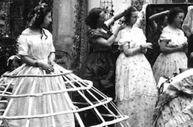 La crinolina: la prenda íntima que mataba a miles de mujeres en el pasado