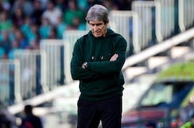 “Su equipo fue un juguete roto”: prensa española carga contra Pellegrini tras abultada caída del Betis ante Barcelona