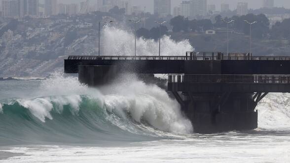 Armada emite aviso de marejadas entre el Golfo de Penas y Los Vilos por paso de sistema frontal