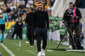 El Apache se va con un 40% de rendimiento: Carlos Tevez no es más el técnico de Rosario Central