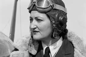 De la Segunda Guerra Mundial a las librerías: la historia de Margot Duhalde, pionera de la aviación chilena