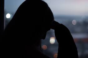 Atenciones de salud mental caen a la mitad en la red pública por efecto Covid-19