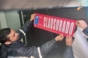 Botox, ácido hialurónico e indicios de “procesos anestésicos mayores”: clausuran clínica estética clandestina en Providencia