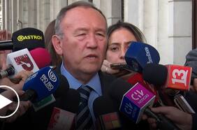 Ministro Ruminot responde a las críticas de la UDI tras reunirse con el PC