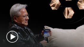Trump llama a CEO de Nvidia en pleno evento y tilda de “engaño” los temores por desarrollo de la IA