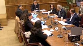 Senado reinaugura comité asesor para la reforma a la Salud con críticas por la ausencia de Aguilera