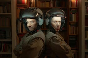 “El espacio de Acá”: actriz palestina y actriz judía comparten escena en obra que cruza memoria, mito y relato presente
