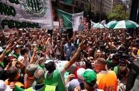 Justicia argentina admite un recurso de inconstitucionalidad contra la desregulación de Milei