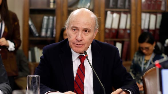 Hacienda publica decreto fiscal y cambia meta de déficit estructural a 2030: admite que no será de 0%, sino de 1,5% del PIB