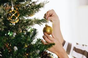 Cómo es el truco para guardar el árbol de Navidad sin desarmarlo