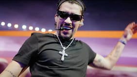 Cómo el show de Bad Bunny en el Super Bowl se convirtió en un foco de debate político en EE.UU.