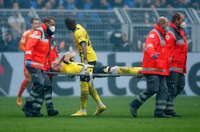 El drama sin fin de Marco Reus: el volante alemán se lesiona a dos meses de Qatar y deja la cancha entre lágrimas