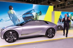 Opel mira al futuro y destapa un tridente eléctrico en Alemania
