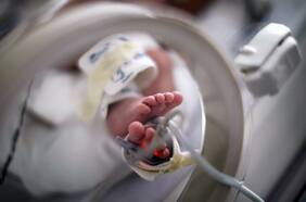 La extraña y preocupante muerte de dos bebés contagiados con Covid-19