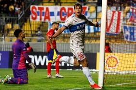 Perdona una goleada: la UC derrota a Glorias Navales y avanza en la Copa Chile