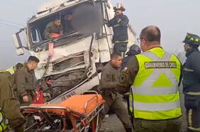 Accidente de tránsito involucró a 17 vehículos y dejó 13 personas heridas en la comuna de Ercilla