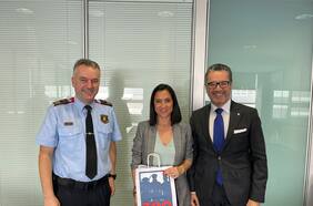 Alcaldesa de Las Condes suscribe convenio con policía autonómica de Cataluña a fin de combatir el alza de delitos en la comuna