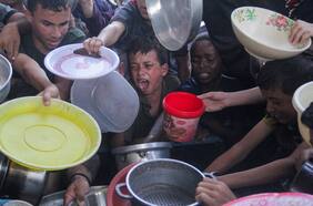 Civiles atrapados y niños abandonados: el drama humanitario se agudiza en Gaza