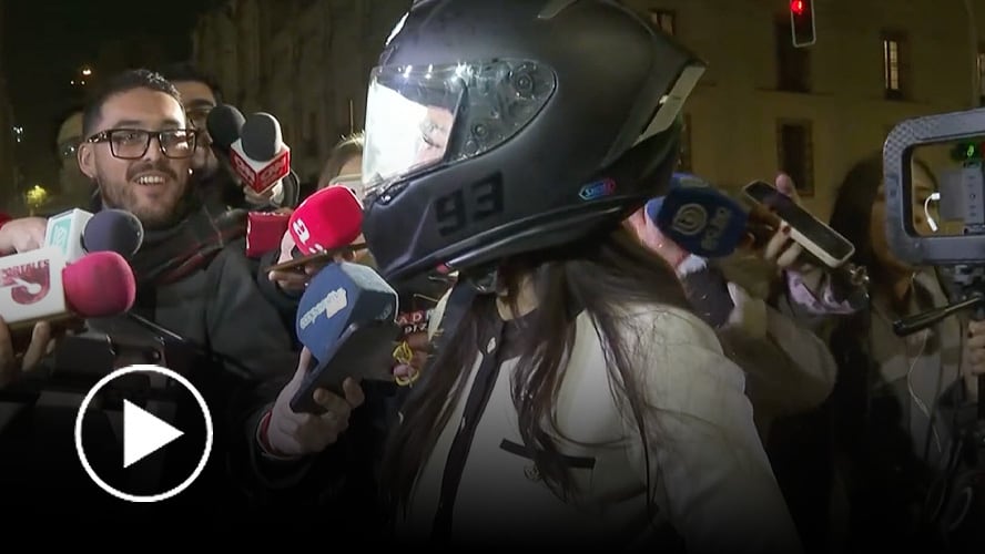 Se fue en Moto: así fue la salida de Subsecretaría de la Mujer luego que el Presidente le pidiera la renuncia