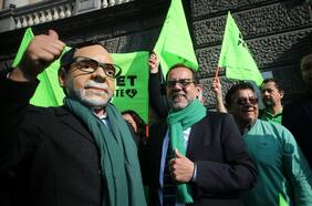 Con banderazo en Plaza de Armas: Jaime Mulet cierra su campaña y afirma que le ha ido “muy bien” en los debates