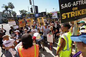 Estudios de Hollywood suspenden conversaciones con actores en huelga