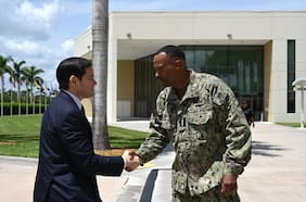 Marco Rubio visita la sede del Mando Sur de EE.UU. para hablar de la seguridad en América Latina