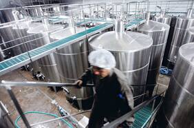 Trabajadores con suspensión laboral se acercan a 600 mil, pero aumento semanal es el menor desde que hay ley