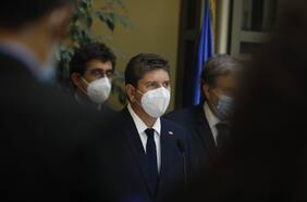 Hacienda anuncia medidas adicionales de recaudación para la PGU: impuesto a vehículos de lujo y tributan excedentes de libre disposición