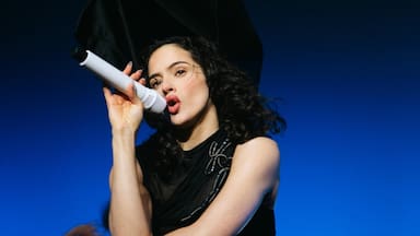 Rosalía en Chile: cómo comprar las últimas entradas disponibles para sus conciertos