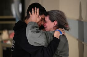 Cuando la esperanza se mezcla con el horror del cautiverio: los relatos de los rehenes liberados por Hamas