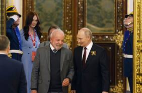 Cómo la guerra en Ucrania precipitó la caída de la “fábrica de espías” rusos en Brasil