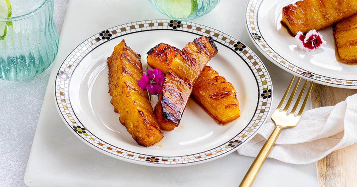 Piña especiada grillada y caramelizada - La Tercera