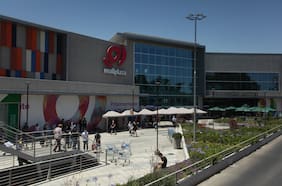 Delincuentes roban celulares avaluados en $ 40 millones en tienda de Mall Plaza Norte