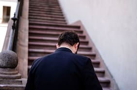 Crónica Estéreo: El gobierno entre las recriminaciones, el ajuste al gabinete y la espera electoral
