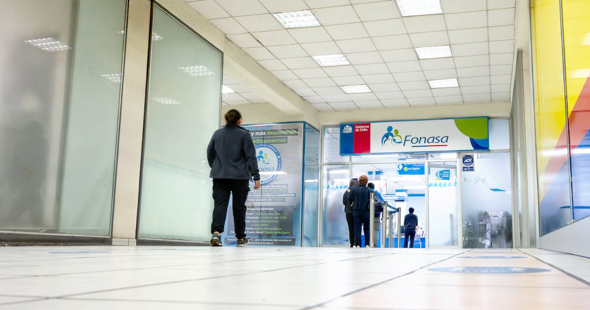 Presupuesto de Fonasa para medicamentos de alto costo vía judicial a agosto excede con creces lo estimado para todo 2025